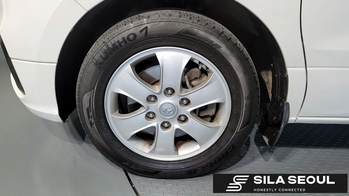 2019 Hyundai The New Grand Starex Wagon 12-seater Smart - SILASEOUL