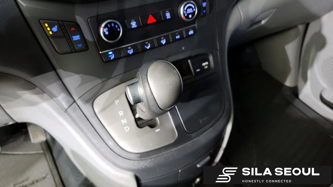2019 Hyundai The New Grand Starex Wagon 12-seater Smart - SILASEOUL