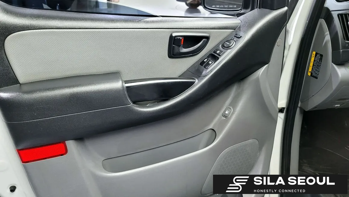 2019 Hyundai The New Grand Starex Wagon 12-seater Smart - SILASEOUL