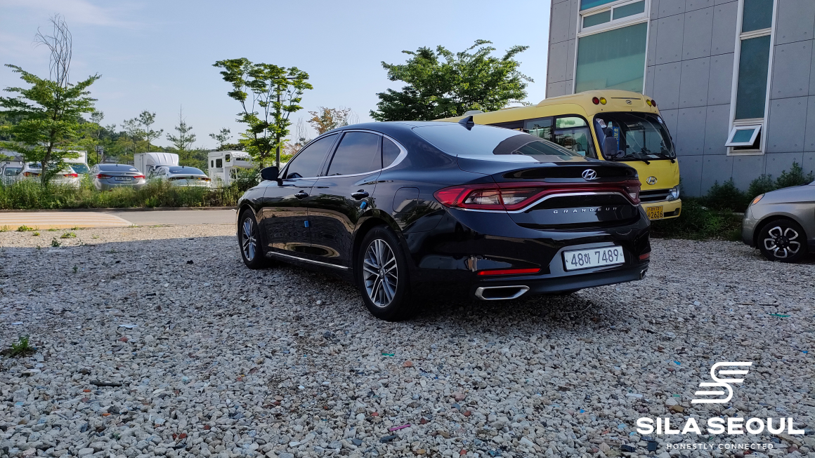 2019 Hyundai Grandeur IG 2.2 Diesel Premium - SILASEOUL