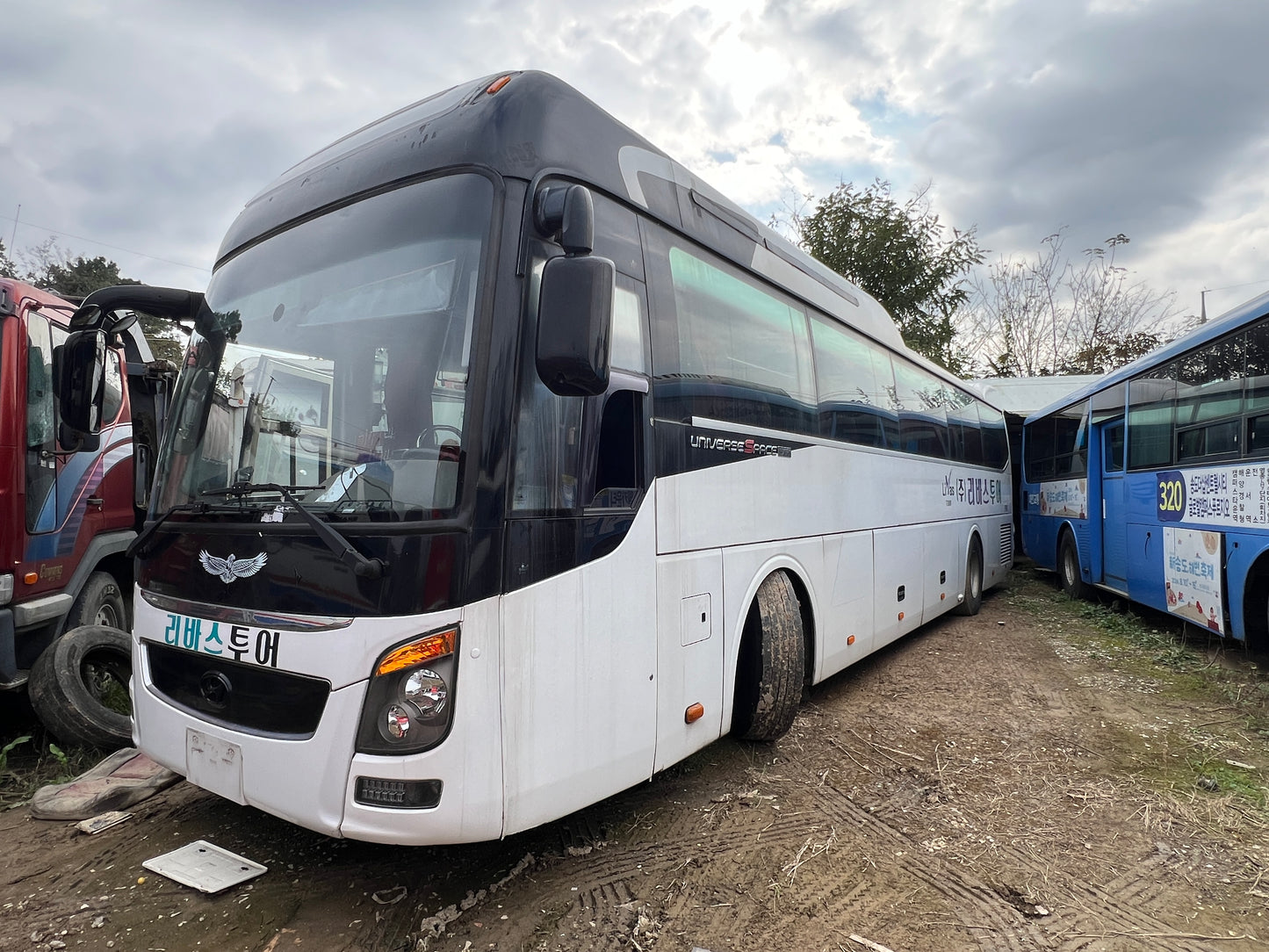 2013 Hyundai Universe