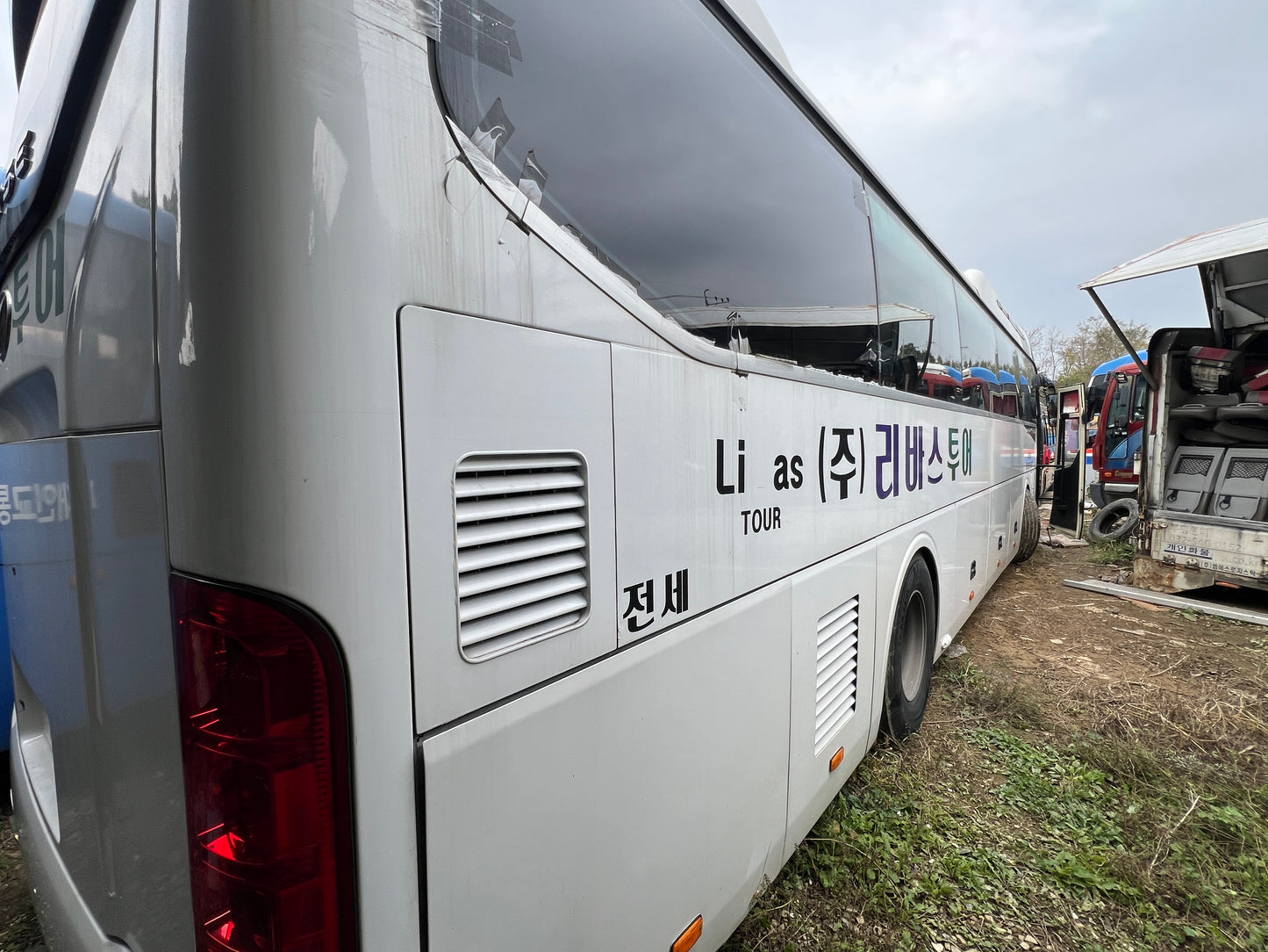 2013 Hyundai Universe