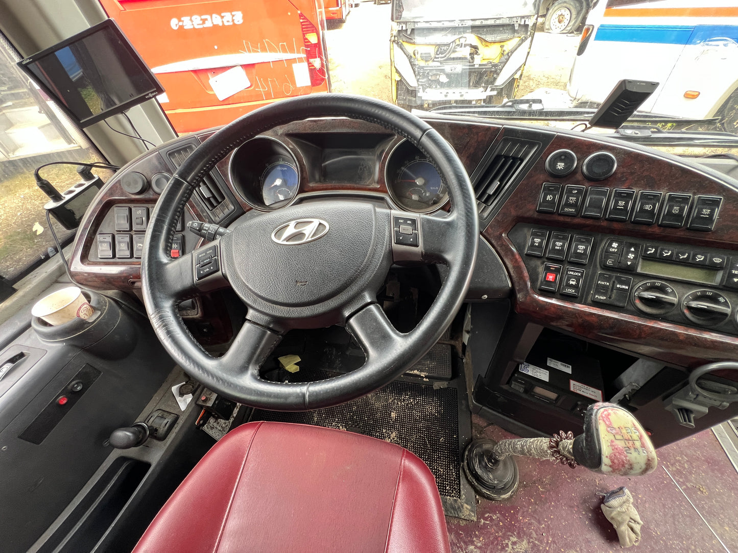 2013 Hyundai Universe