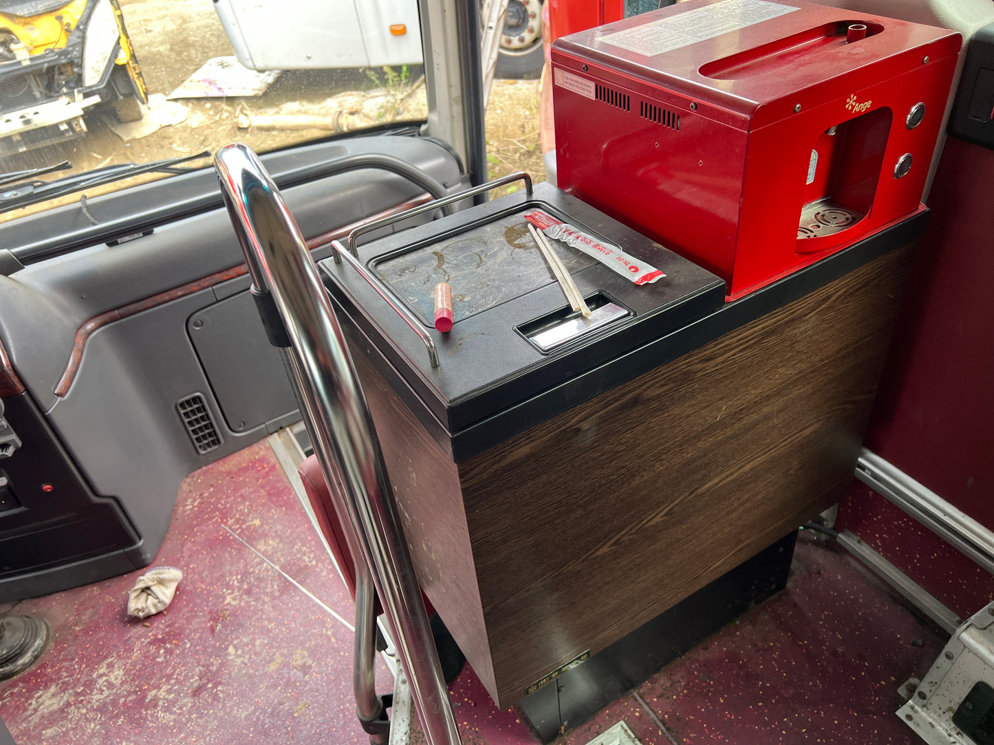 2013 Hyundai Universe