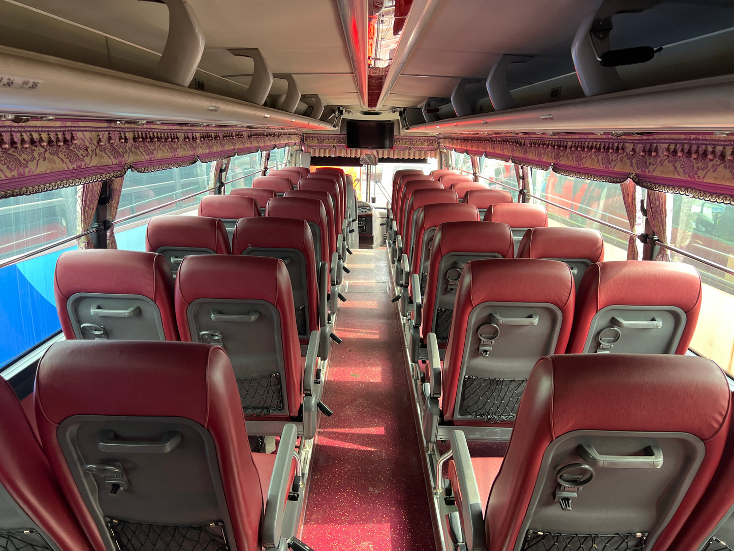 2012 Hyundai Universe