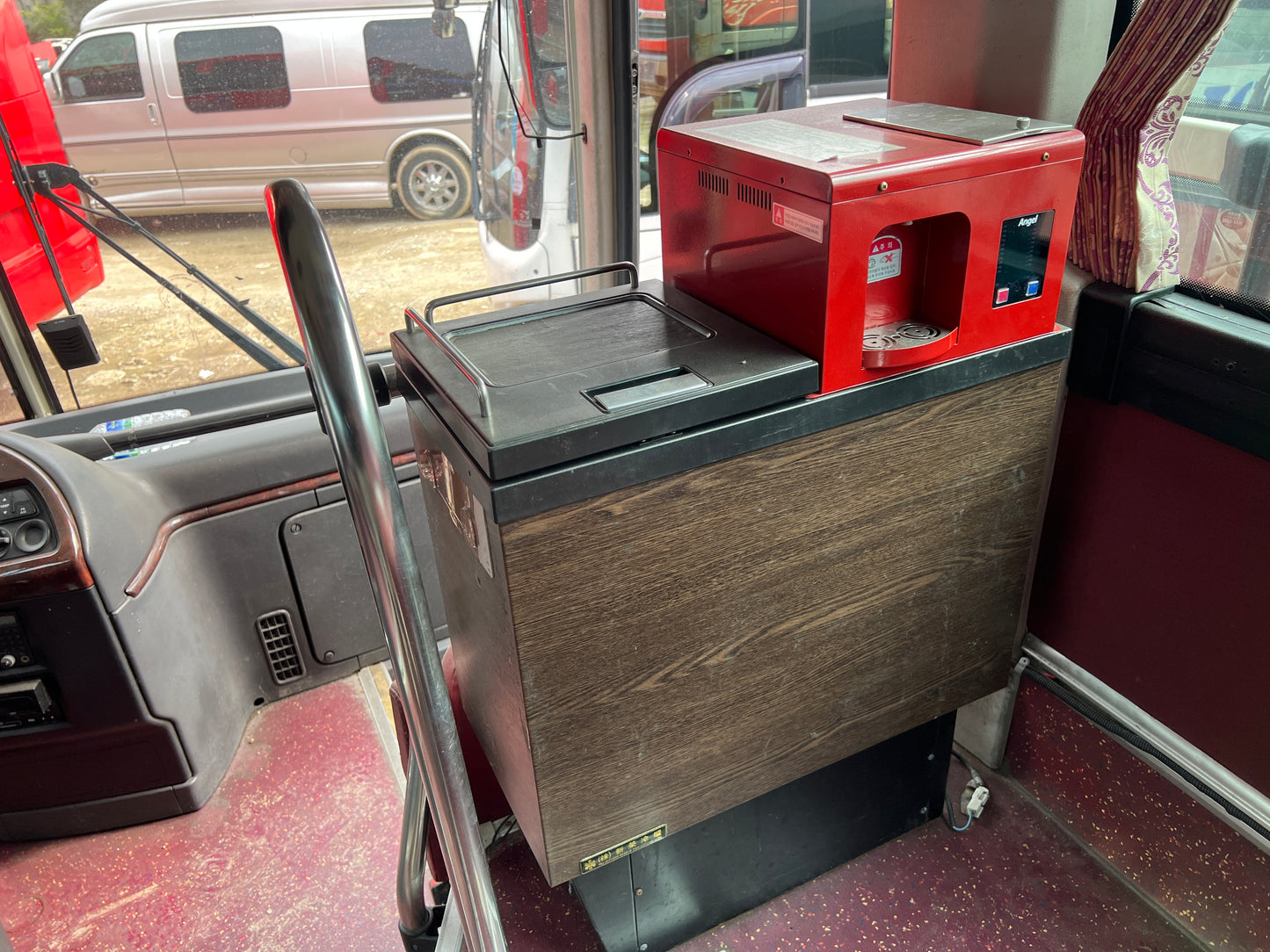 2012 Hyundai Universe