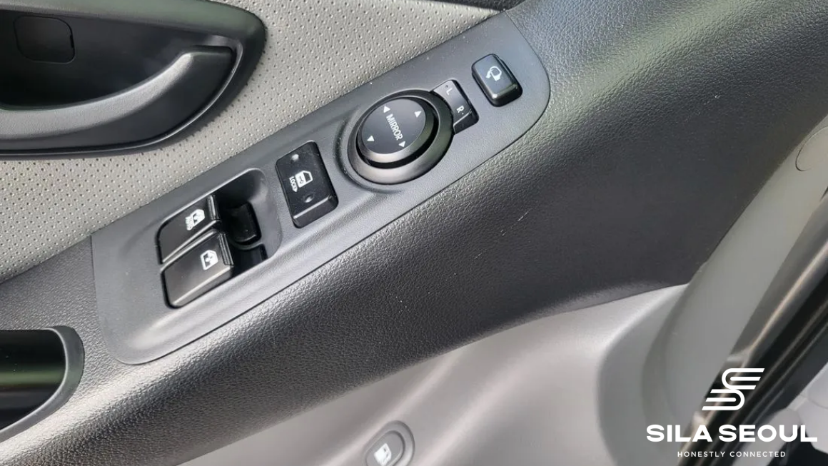 2019 Hyundai The New Grand Starex Wagon 11-seater Smart - SILASEOUL