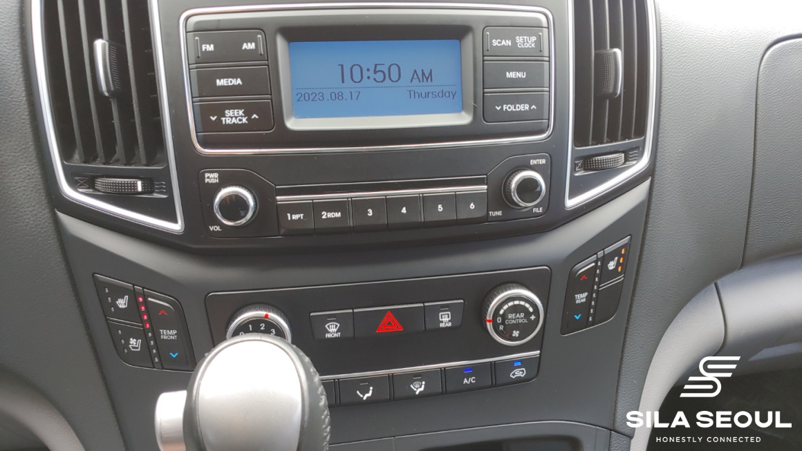 2019 Hyundai The New Grand Starex Wagon 11-seater Smart - SILASEOUL