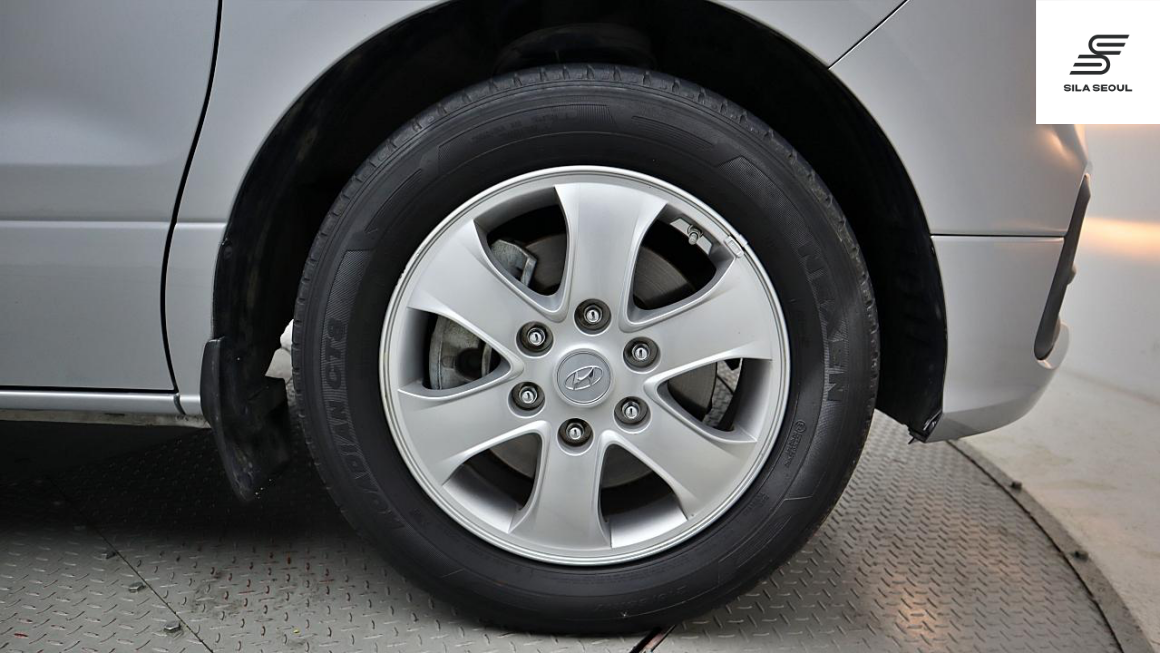 2019 Hyundai The New Grand Starex Wagon 12-seater Smart - SILASEOUL